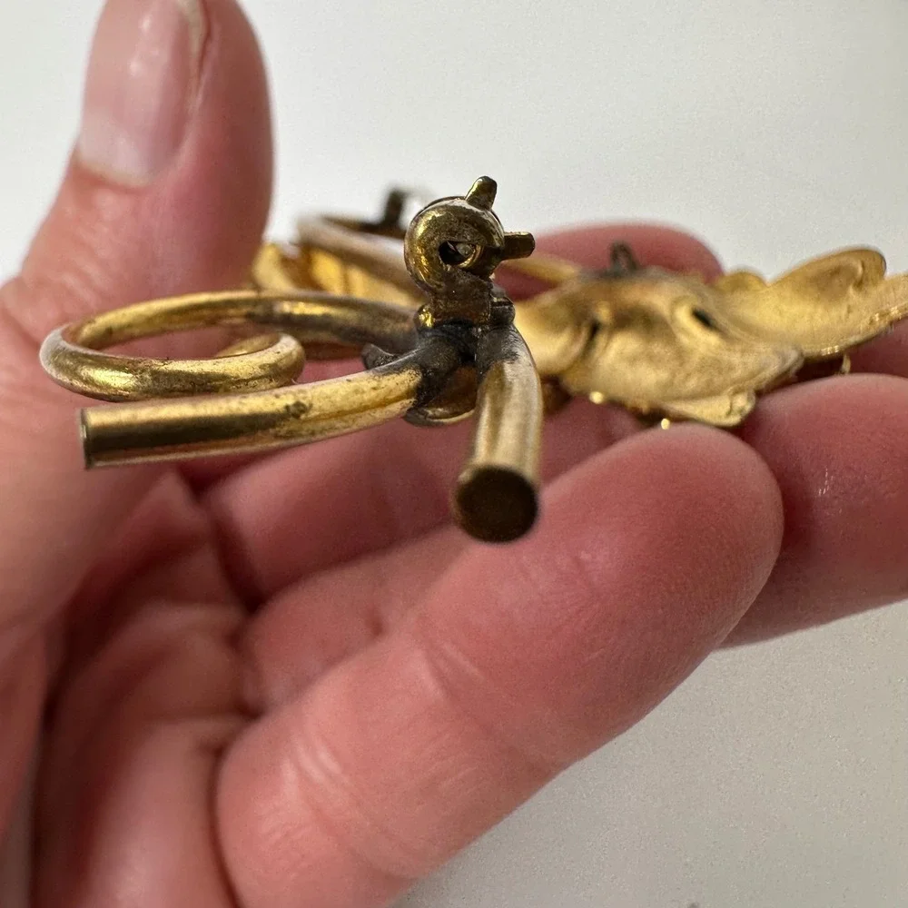 Vintage Pink Enamel Flower Brooch Gold‎ Tone Leaf Blue Bead Pin Spring Romantic